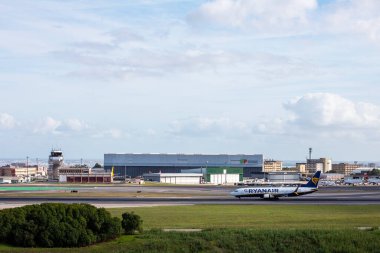 Operasyon sırasında Aktif Pistteki Uçak