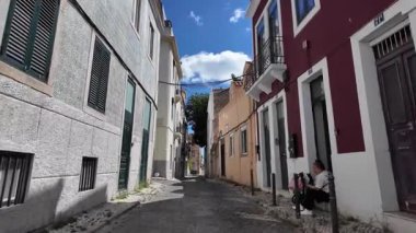 POV Lizbon sokak keşfi ve yaz atmosferi