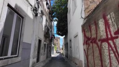 Lizbon Seyahat Merkezi kentsel mahallelerde geziniyor