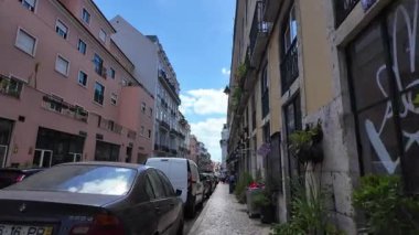 Lizbon POV eski şehir mimarisini geziyor