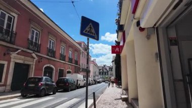 Lizbon Caddesi, seyahat içeriği açısından birinci şahıs perspektifinden yürüyerek