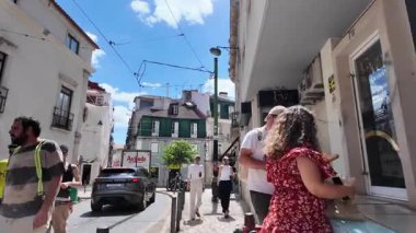 Lizbon 'da tarihi mimariyi gösteren ilk kişi.