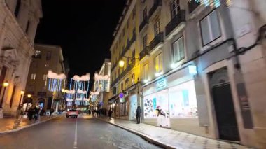 POV, Noel sezonu boyunca Lizbon 'da seyahat ediyor.