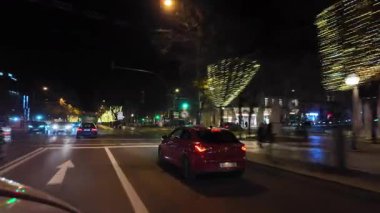 Gece Lizbon şehir merkezinden geçen ilk kişi.