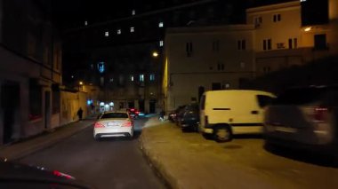 Lizbon 'a gece yolculuğu şenlikli bir atmosferle yapılıyor.