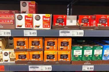 Süpermarket Rafında Kahve Kapsülü Seçimi