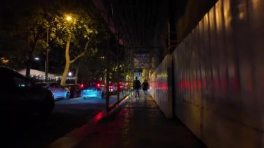 POV Lisbon farkındalık ve rahatlama için gece yürüyüşü