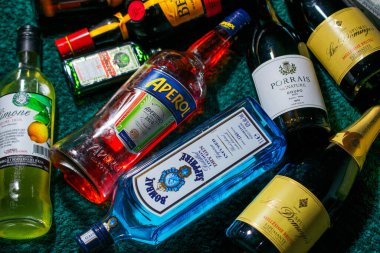 Çeşitli Ruhlar, Şarap ve Likörler.