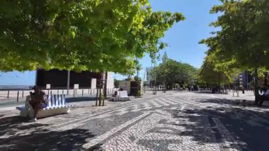 Lizbon Rıhtım Bölgesi Sıcak Gün Keşfi