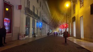 Lizbon Caddelerinin Gece İlk Görüş Alanı