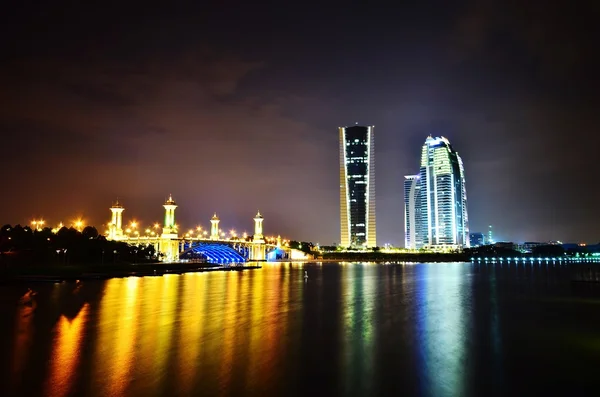 Three Towers One Bridge In The Night — Stock Photo, Image