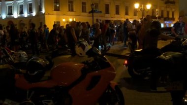 Odessa, Ukrayna - 20 Haziran 2016: Ride gün çalışmak. Motosikletçi gün. Bisikletçileri gün.