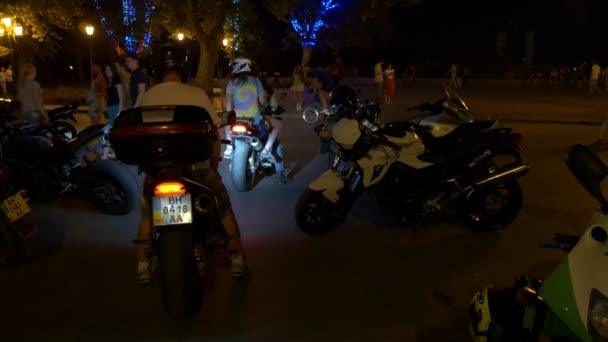 Oděsa, Ukrajina - 20 červen 2016: Ride den do práce. Motocyklista den. Motorkáři den. — Stock video