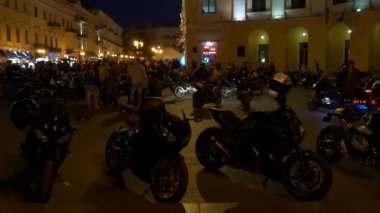 Odessa, Ukrayna - 20 Haziran 2016: Ride gün çalışmak. Motosikletçi gün. Bisikletçileri gün.