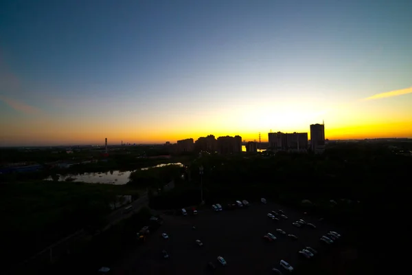 Panoramischer Sonnenuntergang Über Der Stadt — Stockfoto