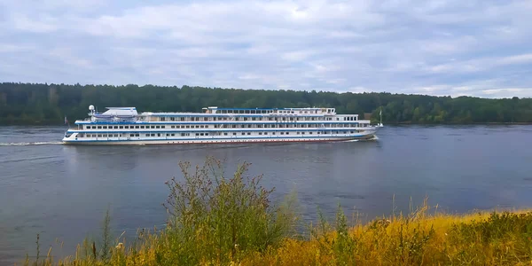 Gros Plan Navire Passagers Sur Rivière — Photo