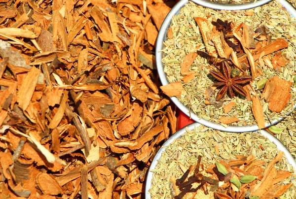Otlar ve baharatlar. Sarı ve kahverengi