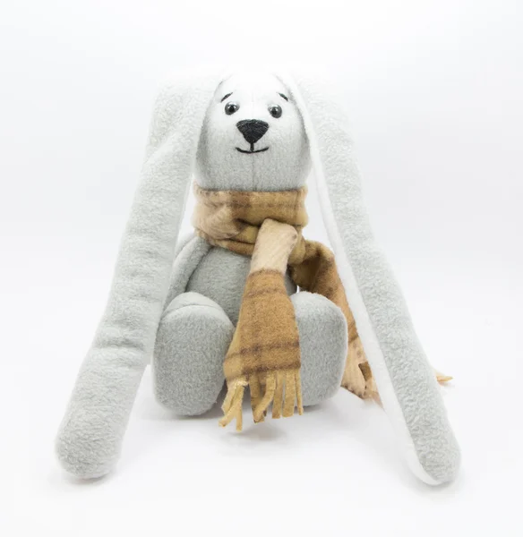 El yapımı tavşan, gri arka plan 