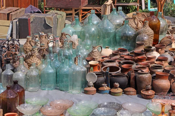 Cam kaplar. Bit pazarı