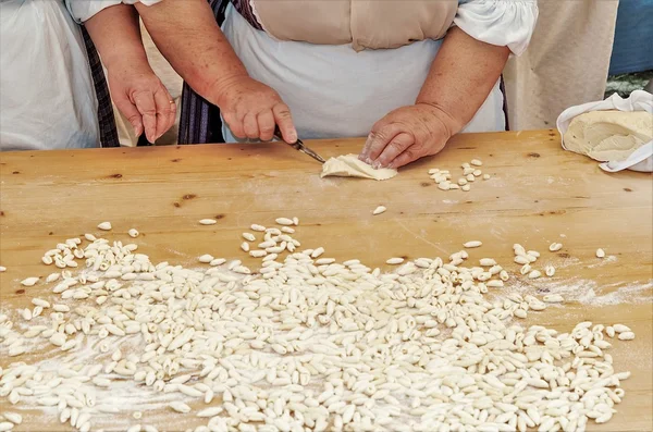 geleneksel İtalyan el yapımı yemek ve tatlılar