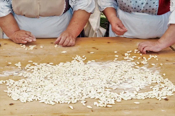 geleneksel İtalyan el yapımı yemek ve tatlılar