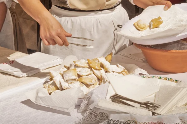 geleneksel İtalyan el yapımı yemek ve tatlılar