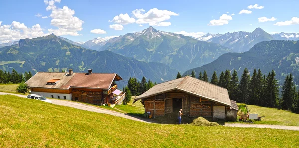 Wieś w dolinie Ziller. Tyrol, Austria. — Zdjęcie stockowe