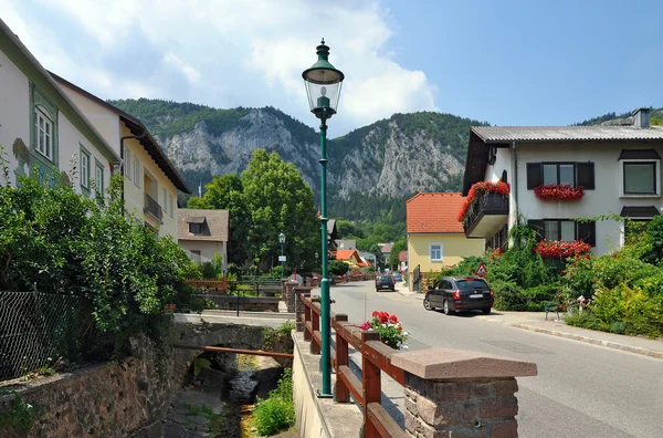 Alpská obec Hoon hůlka Stollhof. Dolní Rakousko — Stock fotografie