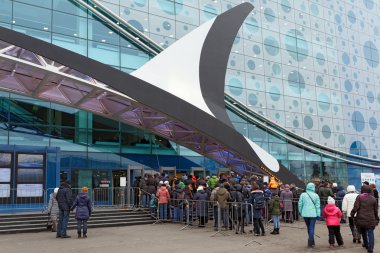 Moskova, Rusya - 7 Mart 2016. Moskova'da yeni Moskova Oceanarium'da kuyruk, Rusya.