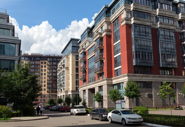 MOSCOW, RUSSIA - JULY, 16, 2015: New elite residential complex Four suns in the center of Moscow. — Stock Photo, Image