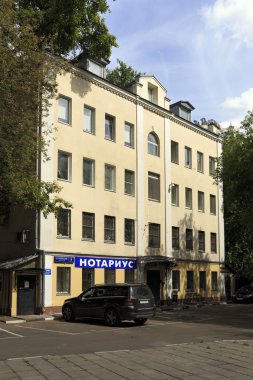 Moskova, Rusya - 3 Ağustos 2015. 20. yüzyılın başlarında restorasyon sonra eski konut bina.