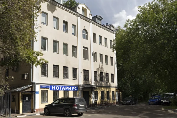 Moskova, Rusya - 3 Ağustos 2015. 20. yüzyılın başlarında restorasyon sonra eski konut bina. — Stok fotoğraf