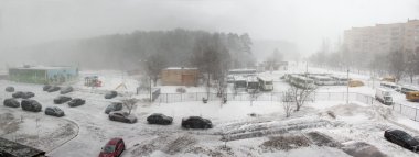 Balashikha, Rusya - 15 Mart 2010. Kar fırtınası City Balashikha, Moscow region, Rusya Federasyonu.