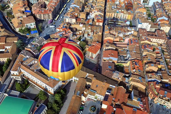 Vuelo en globo sobre la ciudad Vic. España —  Fotos de Stock