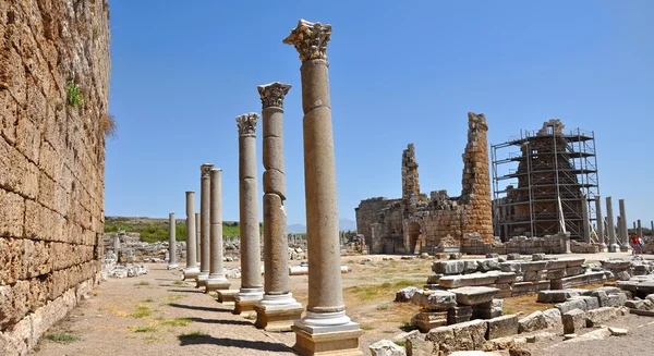 Ruinerna av den antika anatoliska staden Perge (Perga) i Turkiet — Stockfoto