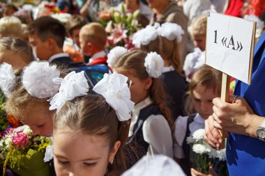 Kutlama derleme, adamış için yeni öğretim yılı başında şehir Balashikha, Moscow region, Rusya Federasyonu.