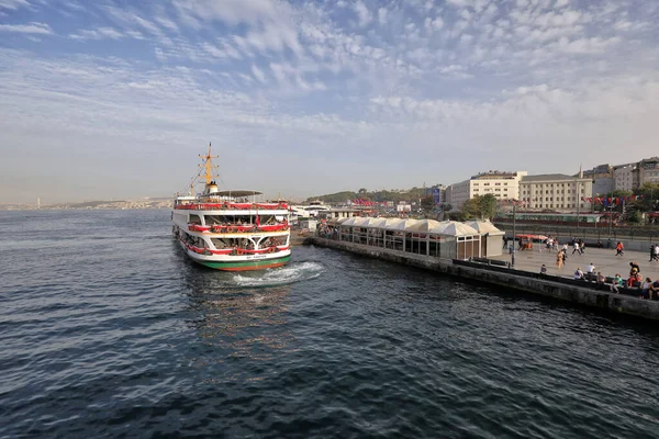 Istanbul Turchia Ottobre 2020 Nave Crociera Sul Corno Oro Vista — Foto Stock