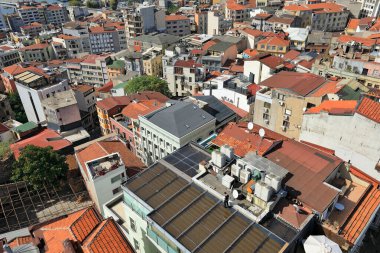 İstanbul 'un silüeti. Galata Kulesi 'nden Beyoğlu Bölgesi manzarası. İstanbul, Türkiye.