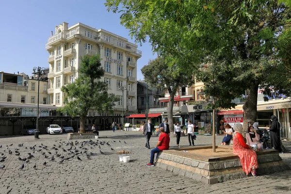 Istanbul Türkei Oktober 2020 Ortakoy Square Einem Sonnigen Herbsttag Während Stockbild