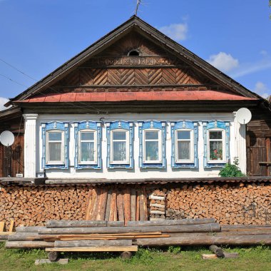 Yazın Rus köyü. Visim Köyü, Sverdlovsk oblast, Urallar, Rusya.