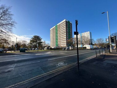 Hull, East Yorkshire, UK, November 13th 2025 Hull Royal Infirmary Main Gate And Exterior View Of Hospital Building