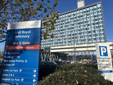 Hull, East Yorkshire, UK, November 13th 2025 Hull Royal Infirmary Main Gate And Exterior View Of Hospital Building