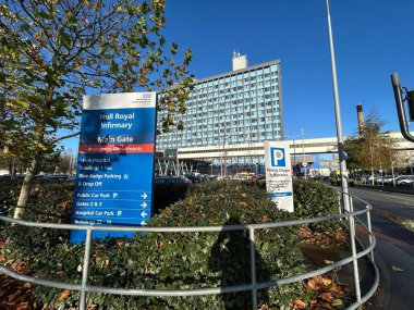 Hull, East Yorkshire, UK, November 13th 2025 Hull Royal Infirmary Main Gate And Exterior View Of Hospital Building