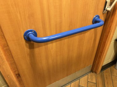 Erişilebilirlik ve Güvenlik İçin Mavi İç Kapı