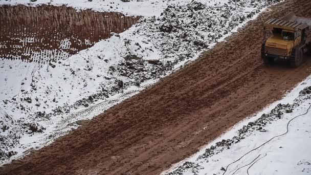 Dump Truck carries ore. Winter — Stock Video