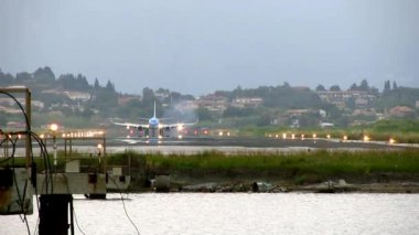 Havaalanı'nda uçak gol