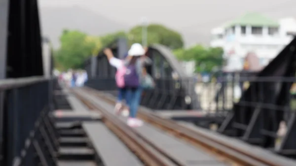 Bulanık turistler selfies yaparak