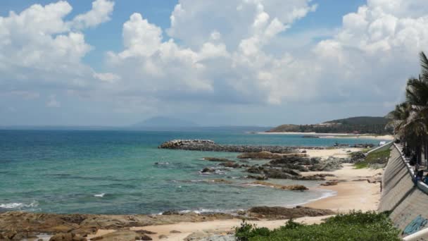 Gyönyörű strand: a tengerpart, a Mui Ne, Vietnam — Stock videók