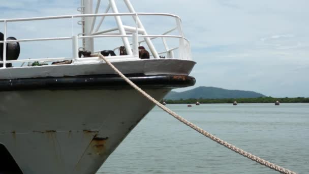 Tied down by Mooring Line. Closeup Bow of White Ship — Stock Video