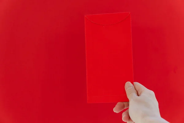 Enveloppe Rouge Paquet Rouge Pour Nouvel Chinois Cadeaux Tenus Main — Photo
